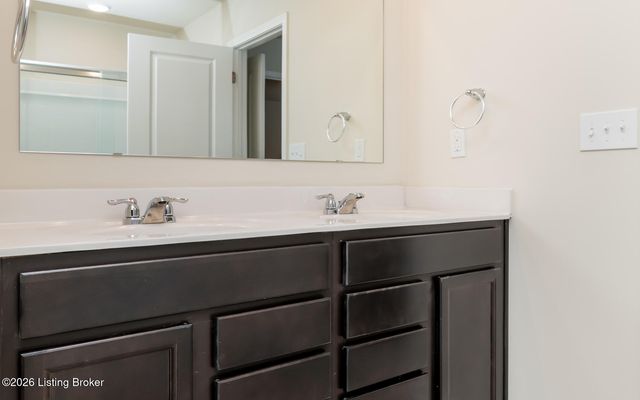 16903 Aiken Ridge Cir, Louisville, KY 40245