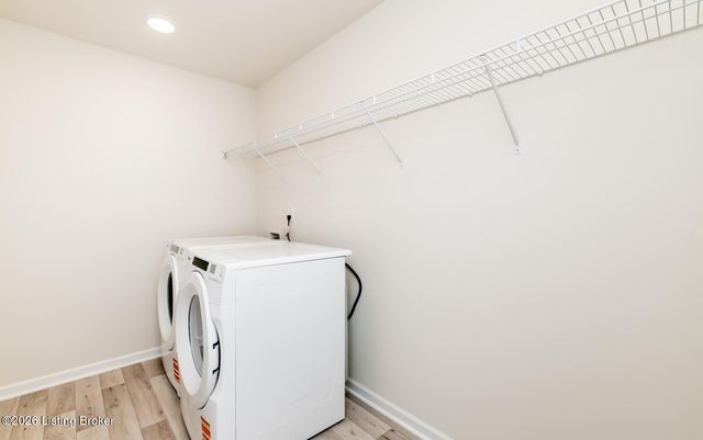 16903 Aiken Ridge Cir, Louisville, KY 40245