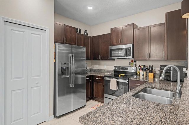 9706 PEMBROOKE PINES DRIVE, Sun City Center, FL 33573