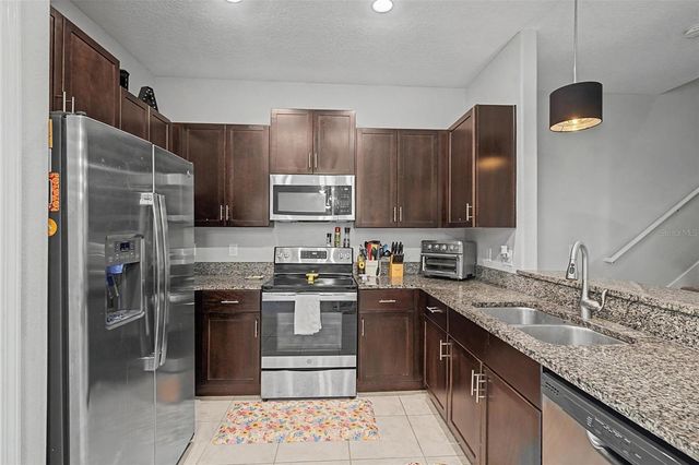 9706 PEMBROOKE PINES DRIVE, Sun City Center, FL 33573