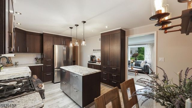 211 Cranford Ave, Cranford Twp., NJ 07016