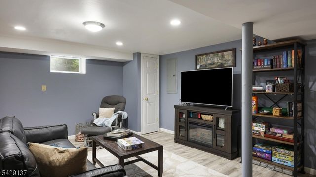 211 Cranford Ave, Cranford Twp., NJ 07016