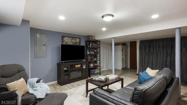 211 Cranford Ave, Cranford Twp., NJ 07016