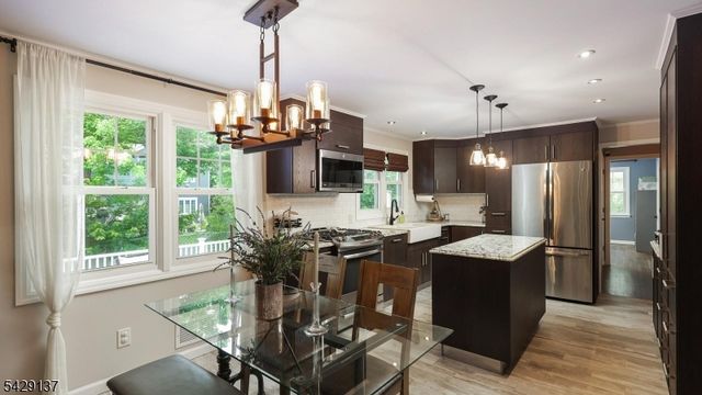 211 Cranford Ave, Cranford Twp., NJ 07016