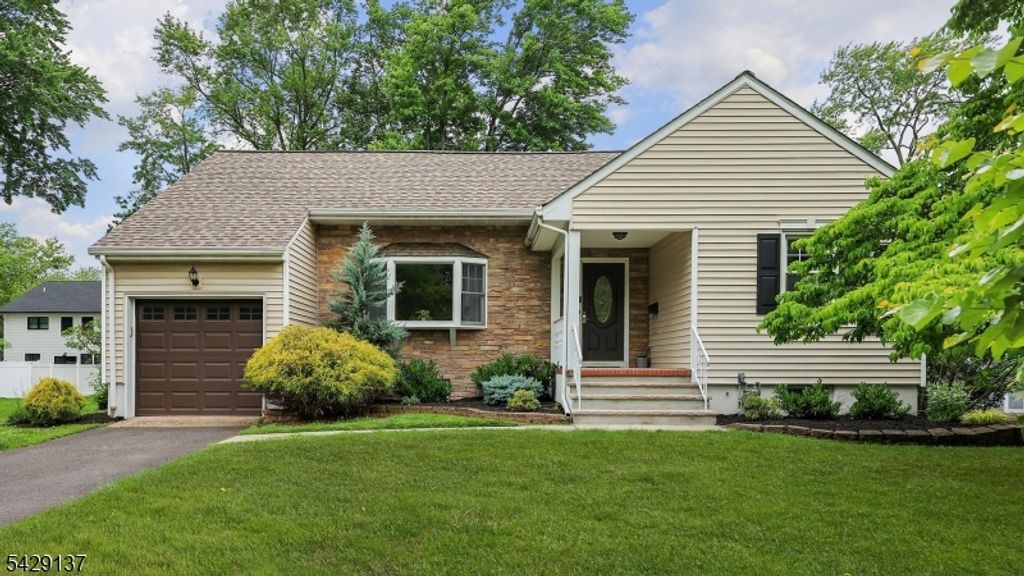 211 Cranford Ave, Cranford Twp., NJ 07016