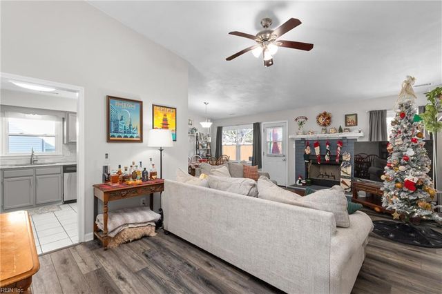 815 Avatar DR, Virginia Beach, VA 23454