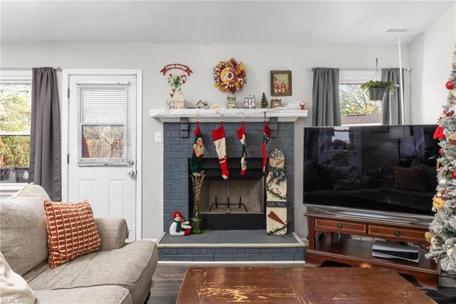 815 Avatar DR, Virginia Beach, VA 23454