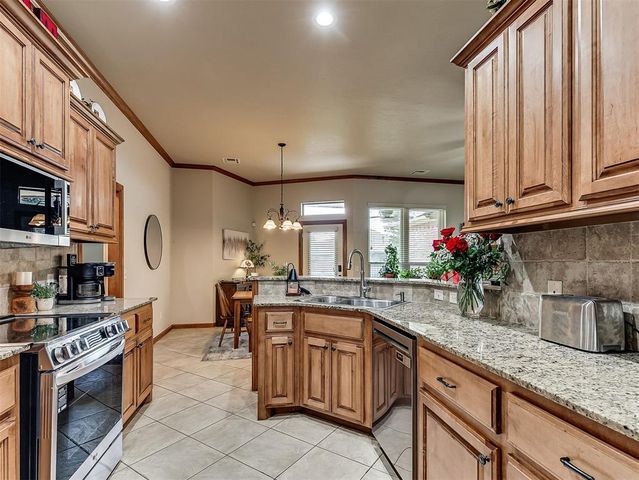408 Mohawk Trail, Edmond, OK 73003