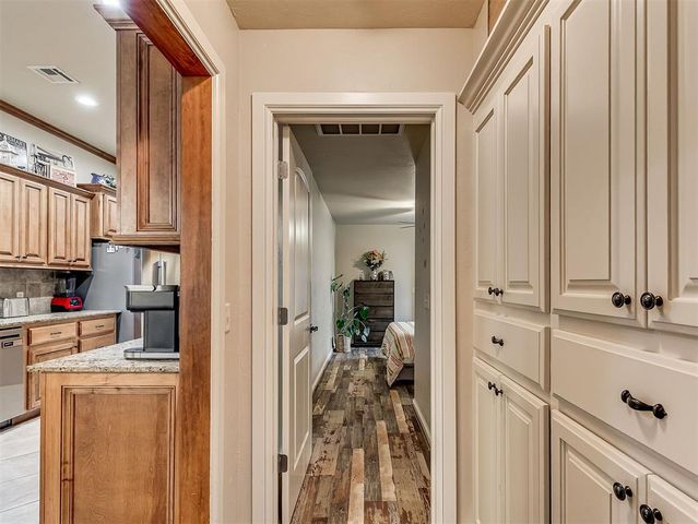 408 Mohawk Trail, Edmond, OK 73003
