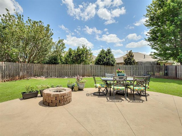 408 Mohawk Trail, Edmond, OK 73003