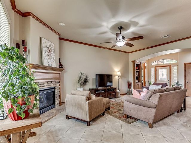 408 Mohawk Trail, Edmond, OK 73003