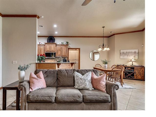 408 Mohawk Trail, Edmond, OK 73003