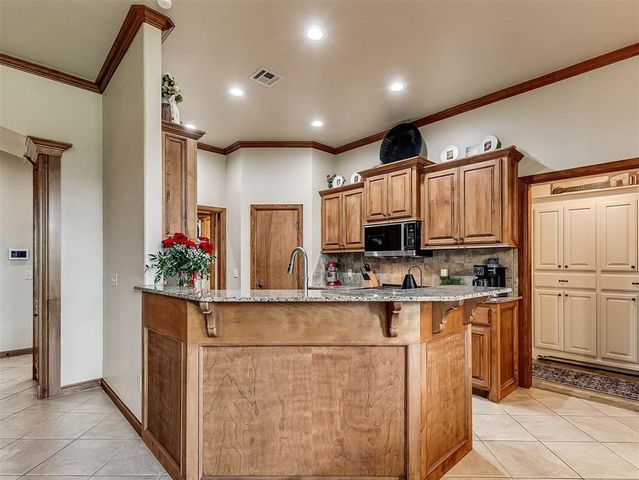 408 Mohawk Trail, Edmond, OK 73003