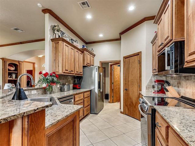 408 Mohawk Trail, Edmond, OK 73003