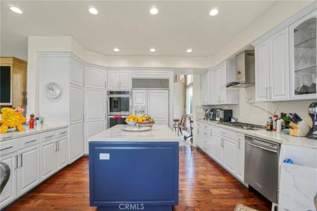 23201 Park Corniche, Calabasas, CA 91302