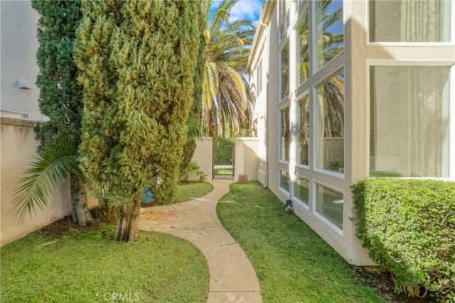 23201 Park Corniche, Calabasas, CA 91302