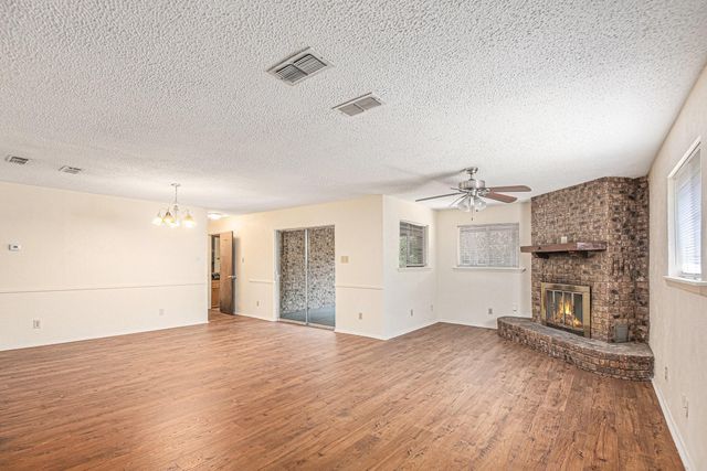 1004 Lena Street, Cleburne, TX 76033