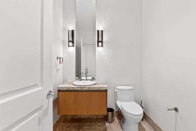 363 E Wacker Drive 3709, Chicago, IL 60601