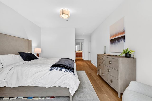 363 E Wacker Drive 3709, Chicago, IL 60601