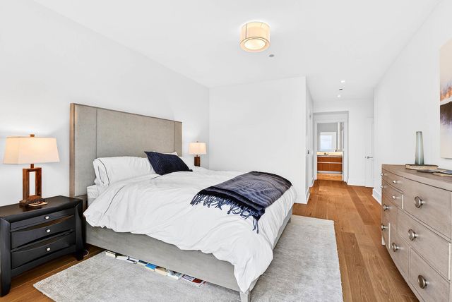 363 E Wacker Drive 3709, Chicago, IL 60601