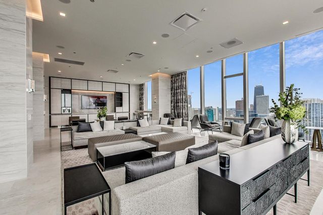 363 E Wacker Drive 3709, Chicago, IL 60601