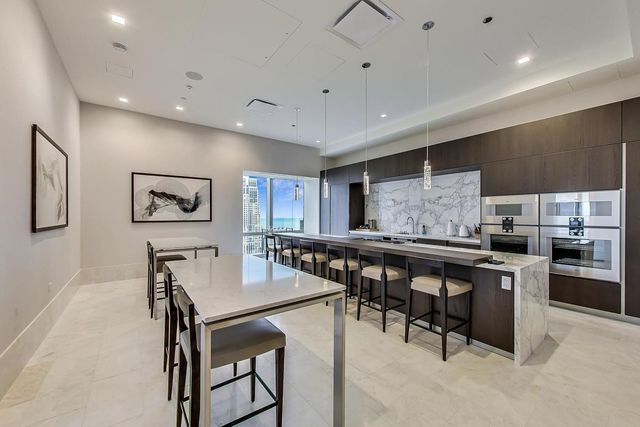 363 E Wacker Drive 3709, Chicago, IL 60601