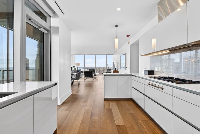 363 E Wacker Drive 3709, Chicago, IL 60601