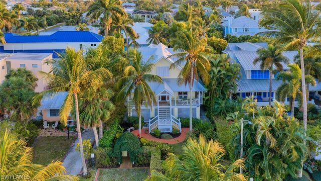 756 8th AVE S, Naples, FL 34102