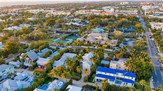 756 8th AVE S, Naples, FL 34102