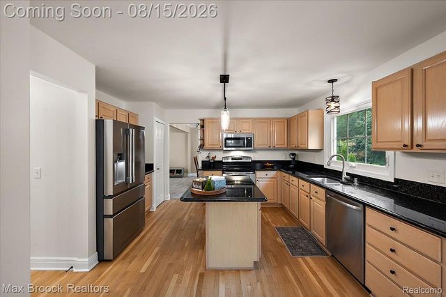 24435 Nantucket Drive, Novi, MI 48374
