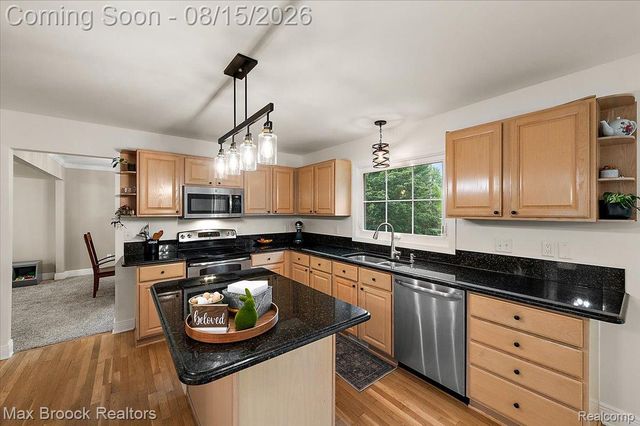 24435 Nantucket Drive, Novi, MI 48374