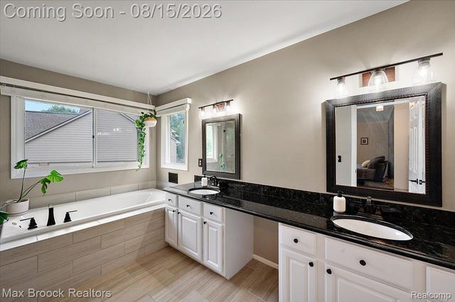 24435 Nantucket Drive, Novi, MI 48374