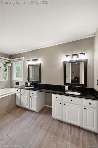 24435 Nantucket Drive, Novi, MI 48374
