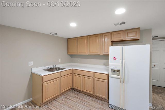 24435 Nantucket Drive, Novi, MI 48374