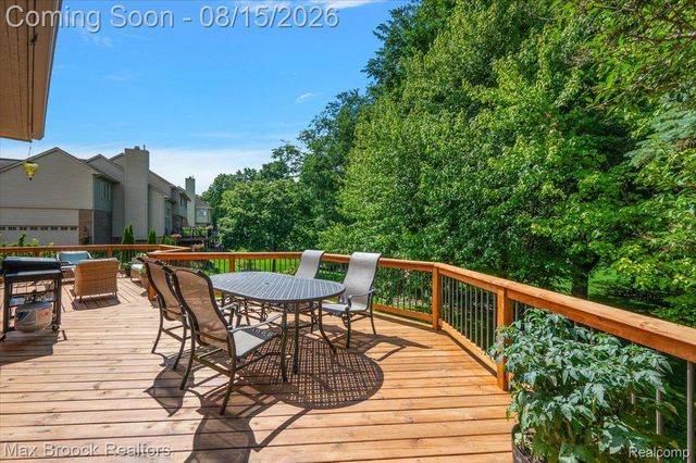 24435 Nantucket Drive, Novi, MI 48374