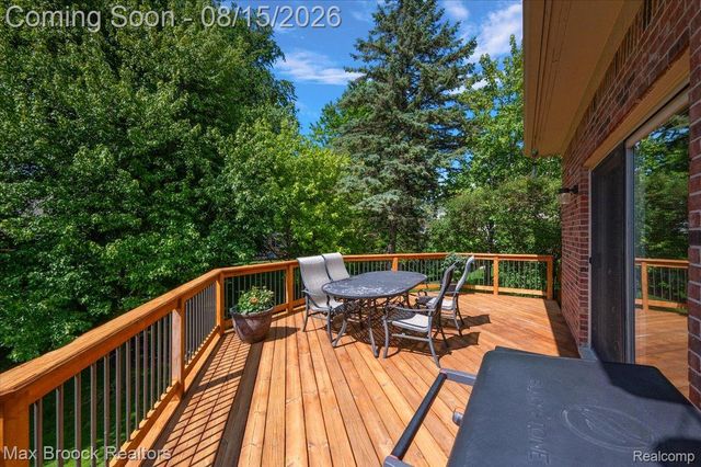 24435 Nantucket Drive, Novi, MI 48374