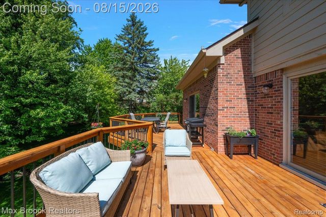 24435 Nantucket Drive, Novi, MI 48374
