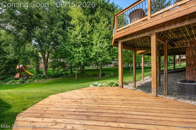 24435 Nantucket Drive, Novi, MI 48374