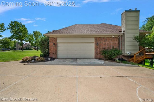 24435 Nantucket Drive, Novi, MI 48374
