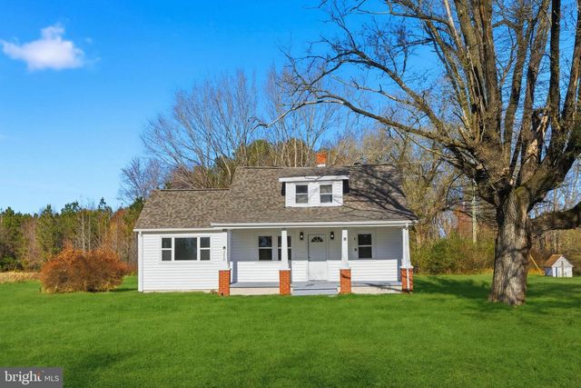 5020 TUCKER HILL RD, Hague, VA 22469