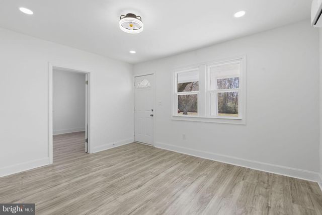 5020 TUCKER HILL RD, Hague, VA 22469