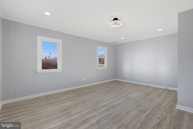 5020 TUCKER HILL RD, Hague, VA 22469