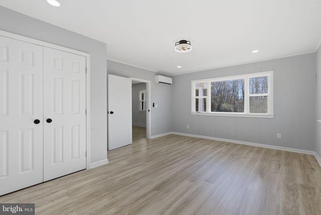 5020 TUCKER HILL RD, Hague, VA 22469