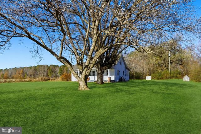 5020 TUCKER HILL RD, Hague, VA 22469