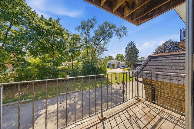 215 S Hale Street 6A, Addison, IL 60101