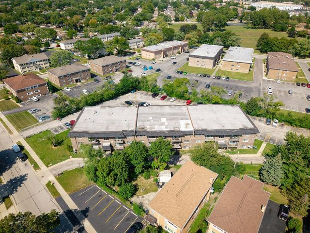 215 S Hale Street 6A, Addison, IL 60101