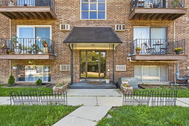 215 S Hale Street 6A, Addison, IL 60101