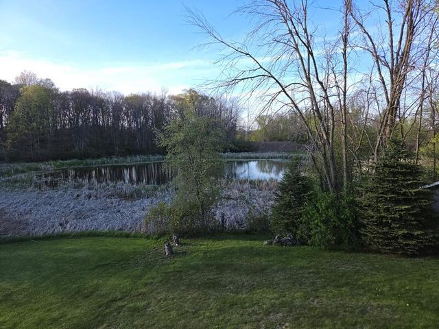 424 Van Buren ROAD, Howards Grove, WI 53083