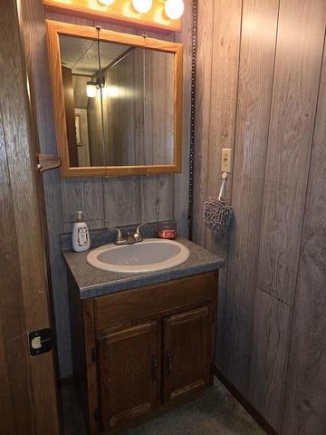 424 Van Buren ROAD, Howards Grove, WI 53083