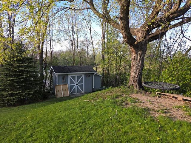 424 Van Buren ROAD, Howards Grove, WI 53083